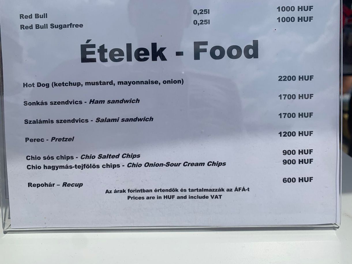 Forma-1 büféárak: sör 1300-tól, a hot dog 2200, a hamburger 4500 forint