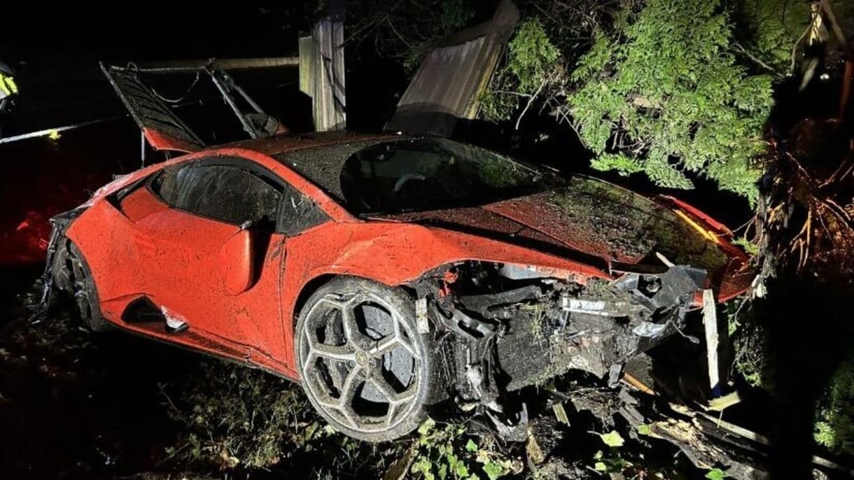 Lopott Lamborghini Huracánnal akart örömautózni két fiatal, csúnya baleset lett belőle