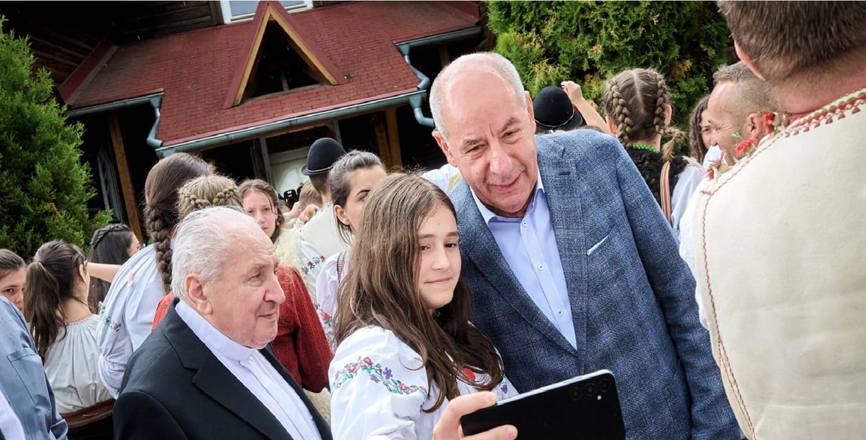 Lépéshátrányban a határon túli szavazatokért: Sulyok Tamás Csíksomlyón