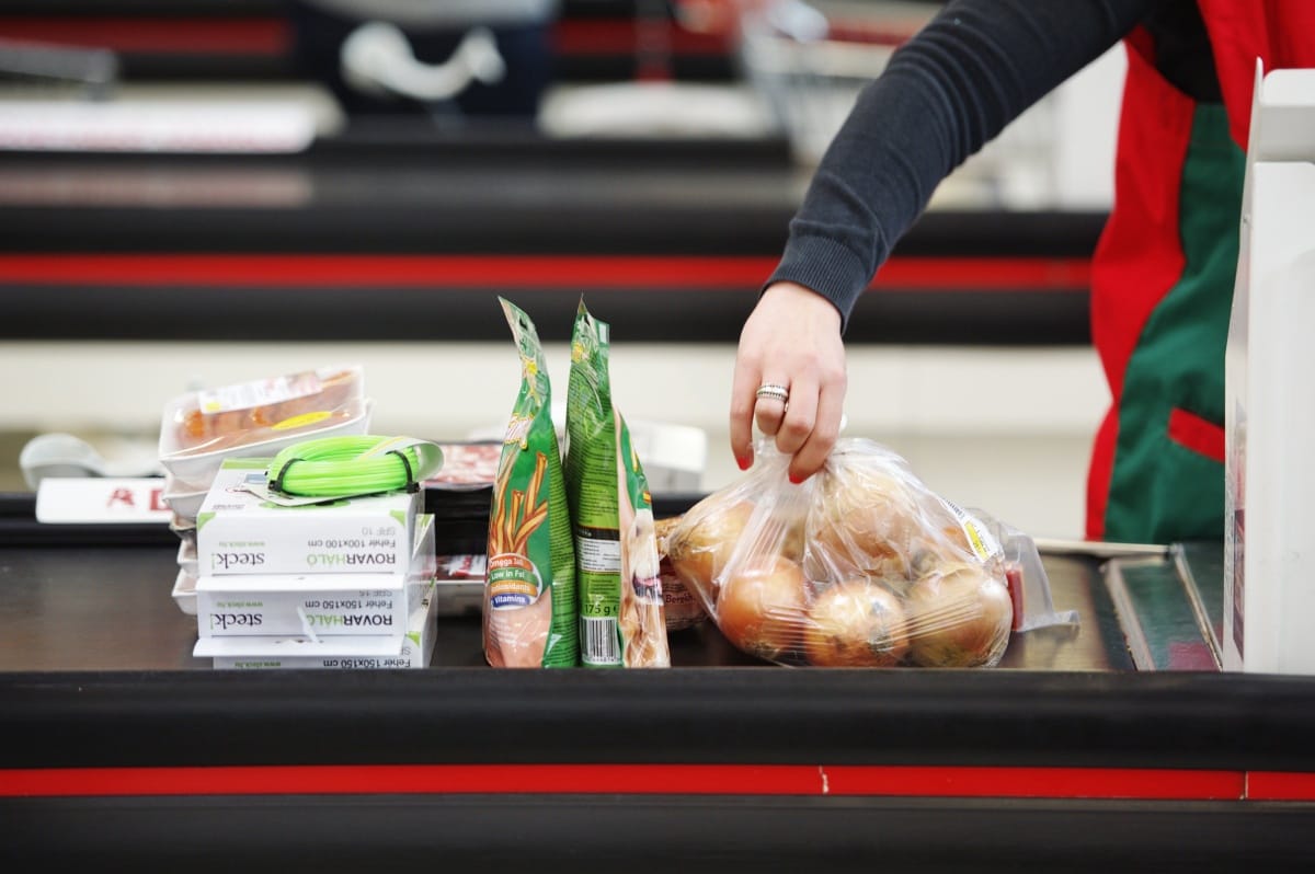 És akkor áremelés lesz, mert Lázárék ki akarják nyírni a multiláncokat