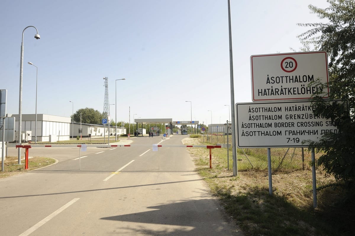 Nem használt Toroczkai paravideója, Ásotthalomnál is bejutottak a határzáron