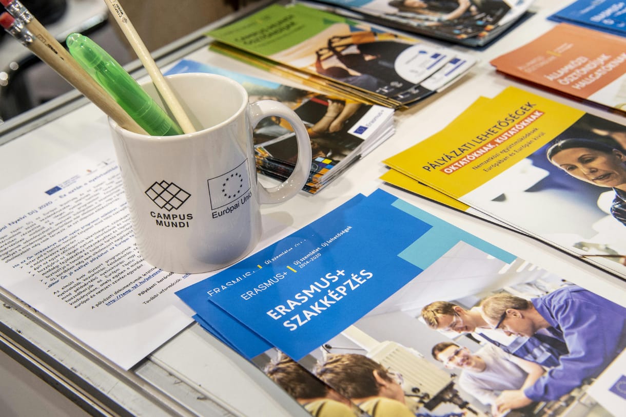 Csoda kellene, hogy a modellváltó egyetemek hallgatói újra részt vehessenek az Erasmus-programban