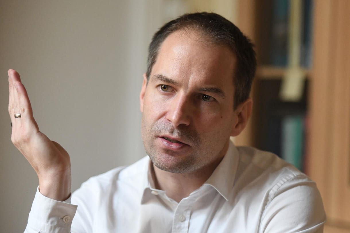 Krekó Péter szerint a politikusok hibája is, hogy sok a járványtagadó