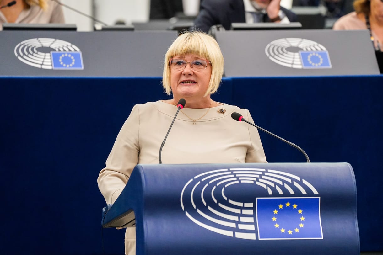 Gál Kinga: Haldoklik a francia demokrácia