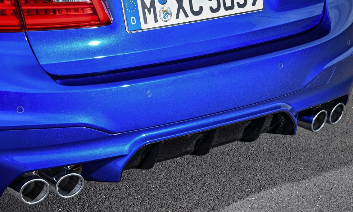 Libabőr: ilyen hanggal indul be, pörög fel, hörög és durrog az új BMW M5