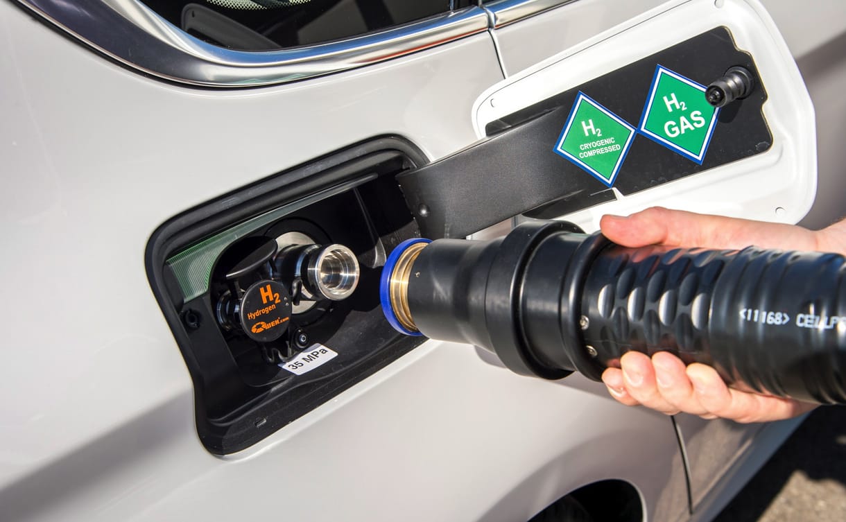 Hidrogénautó, plug-in hibrid. Melyik lesz a győztes technológia?