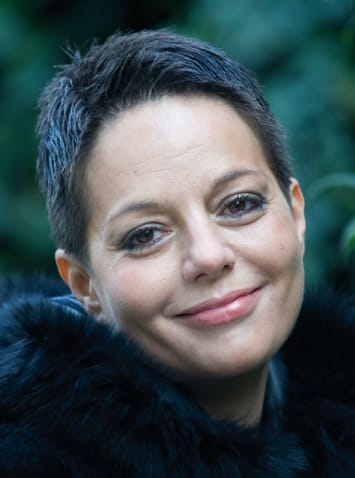 Babarczy Eszter: Jönnek a sötét árnyak