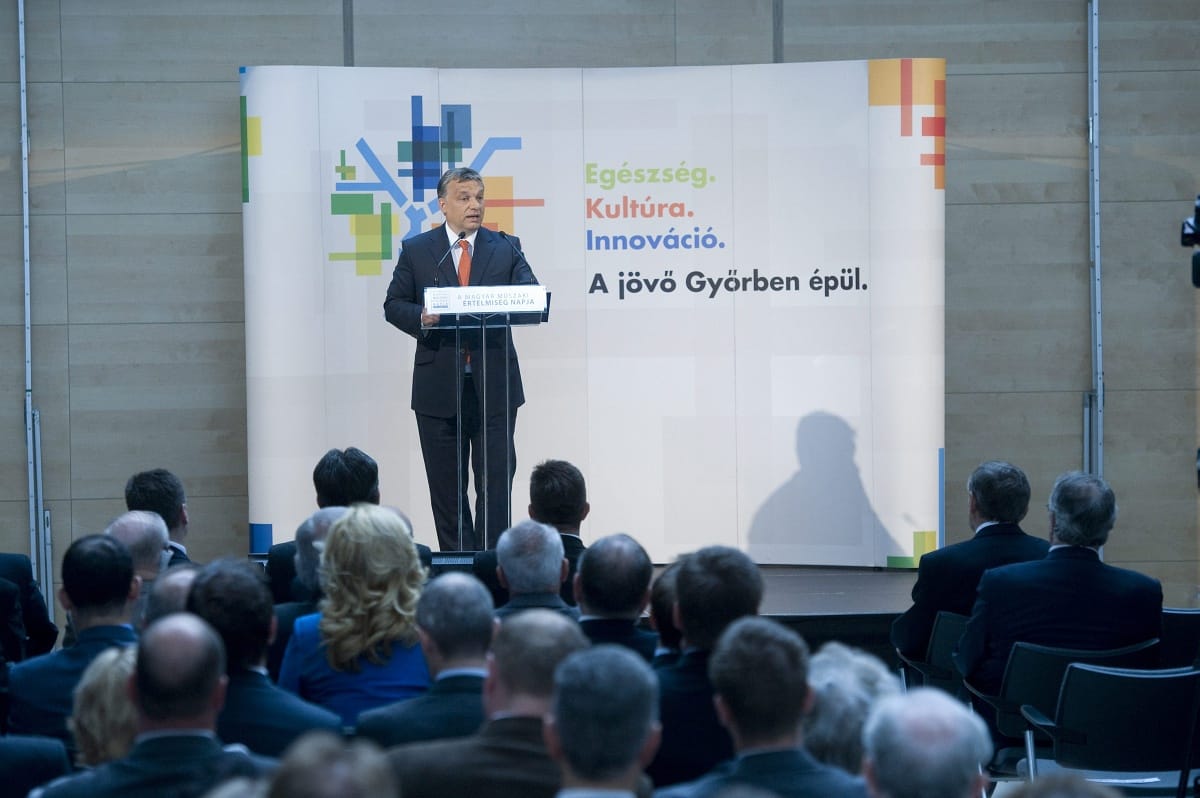 Orbán: egy év múlva sikertörténet lehet a magyar újraiparosítás