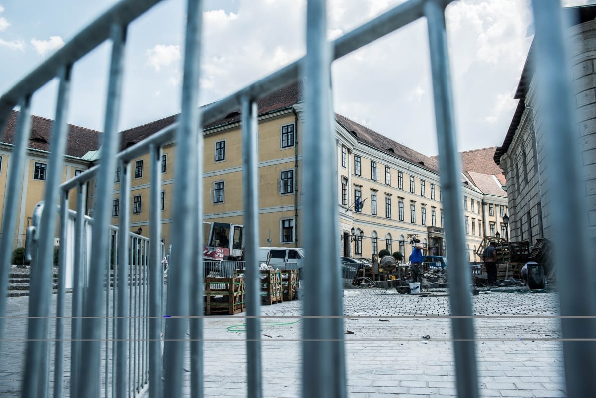 Már 20 milliárdnál jár Orbán és Lázár várbeli irodáinak kialakítása