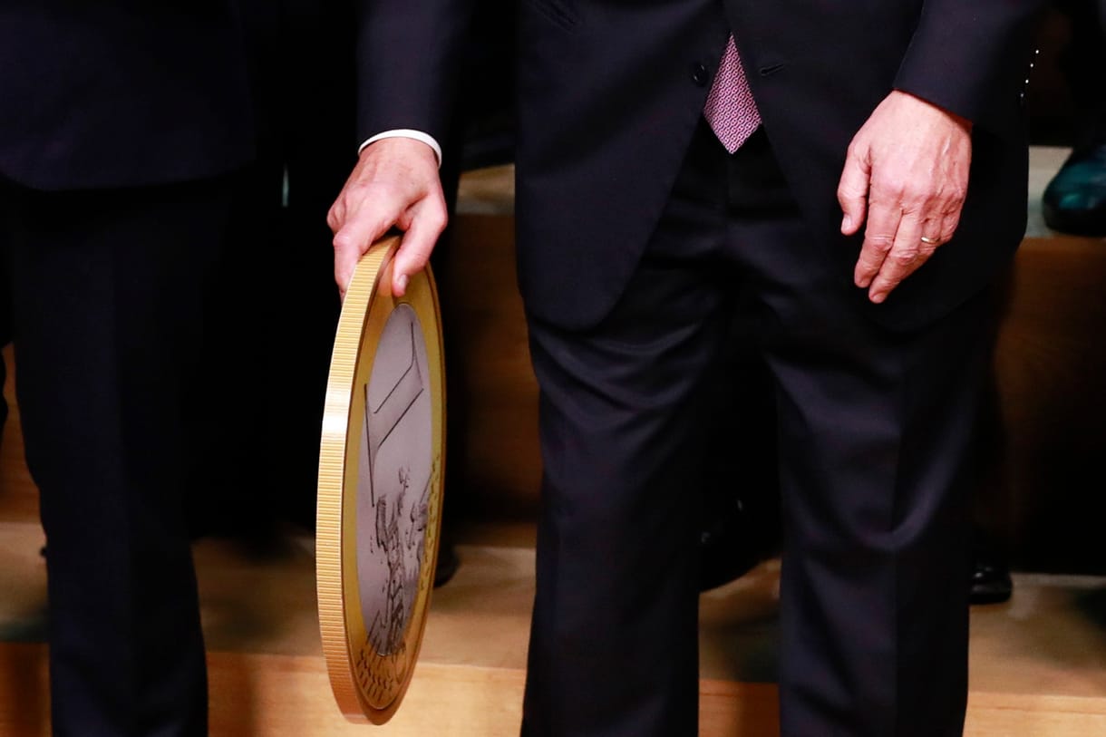 A Fidesz-kormány arra készül, hogy lealkudja az uniós büntetéseket