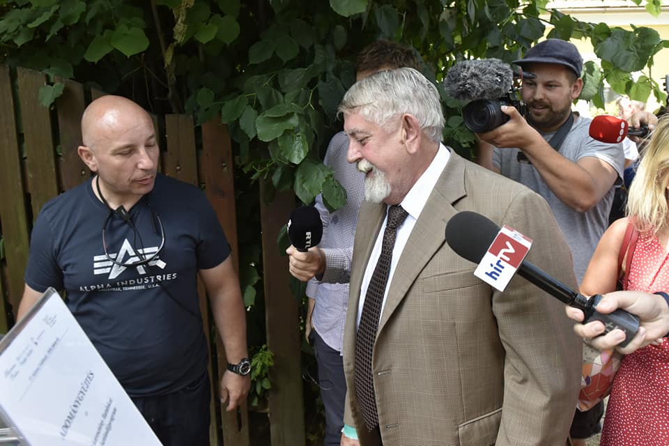 Ha már tízparancsolat, megkérdezték Káslert, mit gondol arról, hogy ne lopj