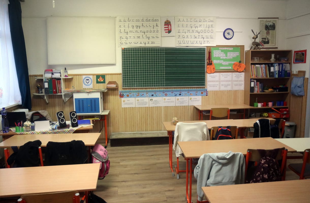Sikkasztás miatt menesztettek egy fehérgyarmati iskolaigazgatót, aki Sonkád kormánypárti polgármestere is