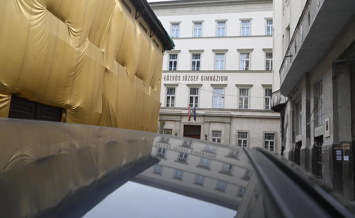 Kihallgattak egy gyanúsítottat az Eötvös József Gimnázium vesztegetési ügyében