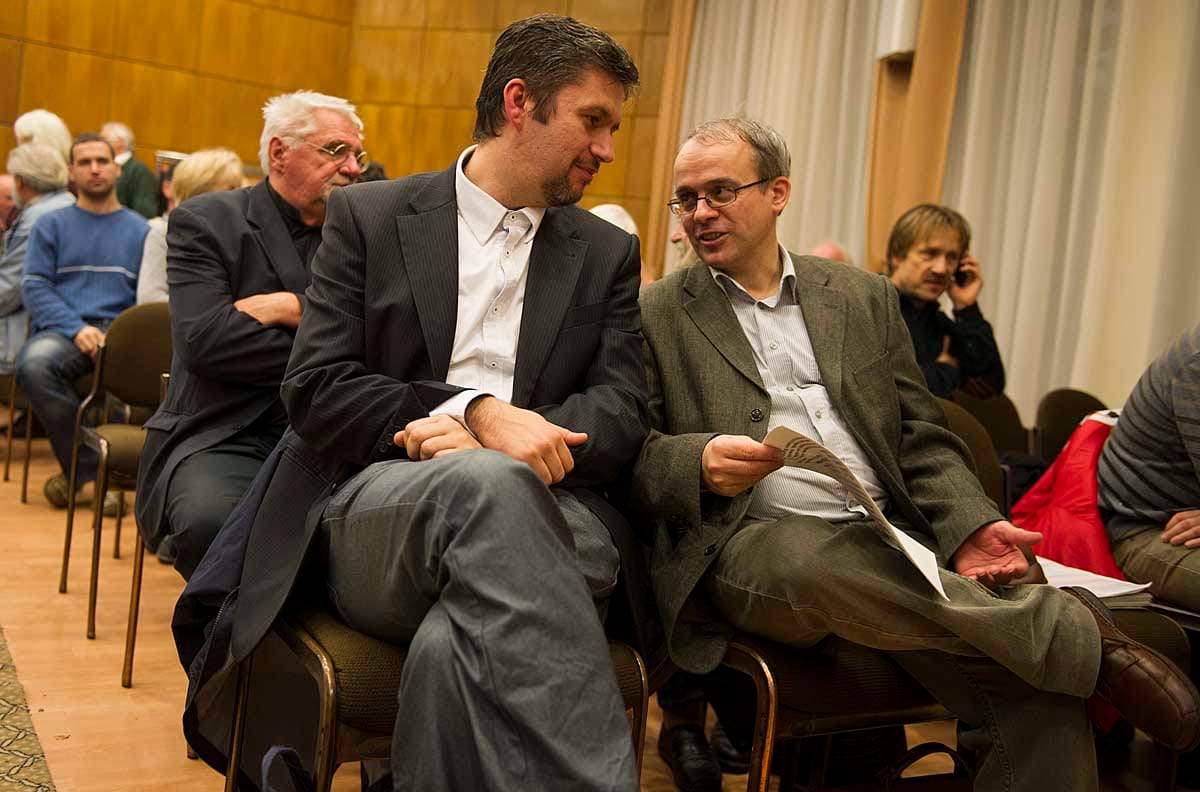 A LMP feljelentést tesz a plakátkampány miatt