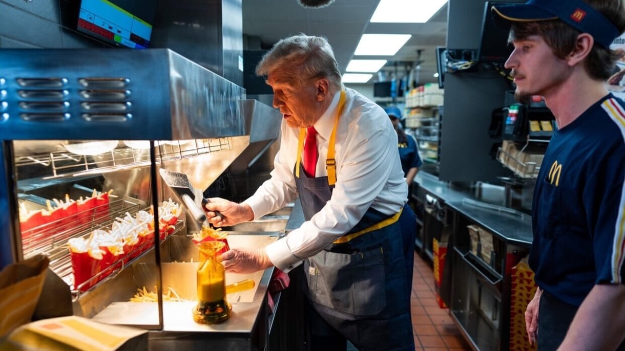 Trump a McDonald'sban sütött krumplit, hogy odaszúrjon ellenfelének
