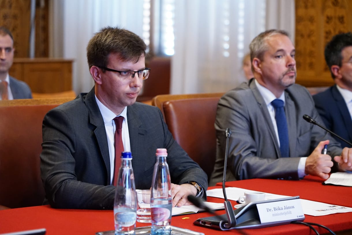 A leendő EU-ügyi miniszter azt ígérte, csak azokat a konfliktusokat vállalja fel, melyek a nemzeti érdekek szempontjából szükségesek