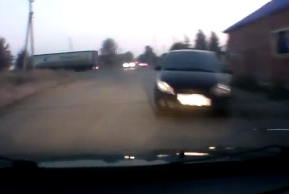Ilyet csak egy részeg autós csinál – videó