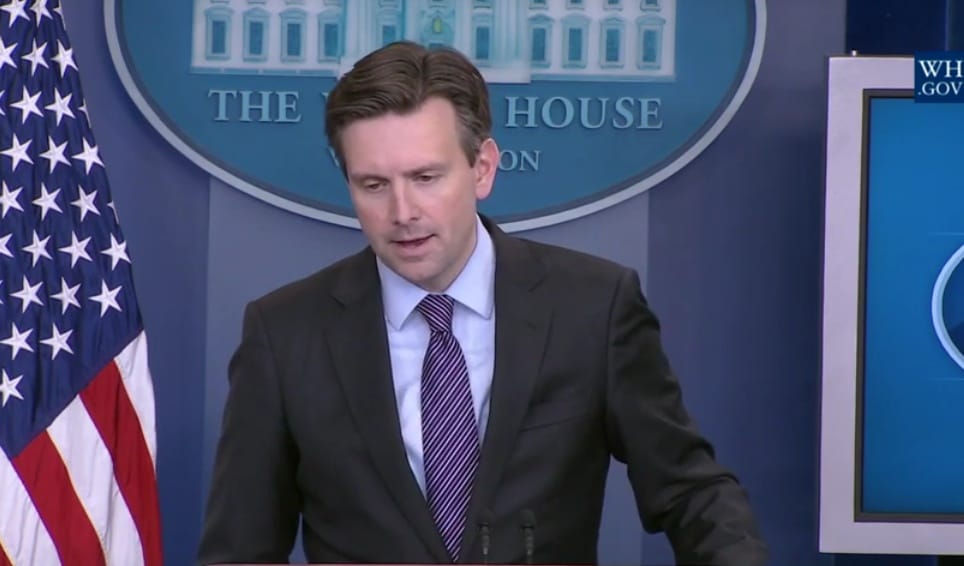 Obama szóvivője nem vesztegetett sok időt Lázárra, itt a videó