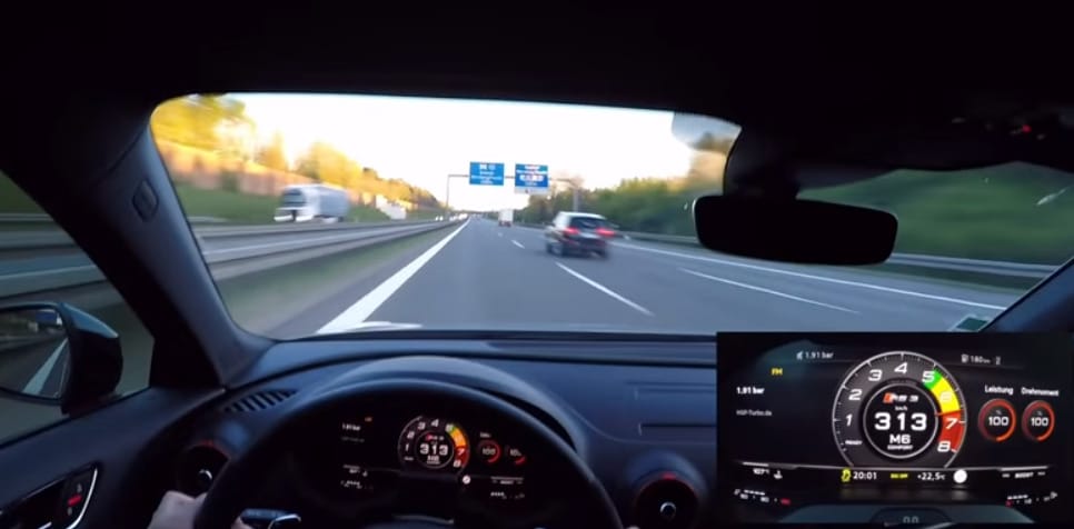 Simán megy az Autobahnon 300 felett a legkisebb RS Audi, amit megpiszkáltak – videó