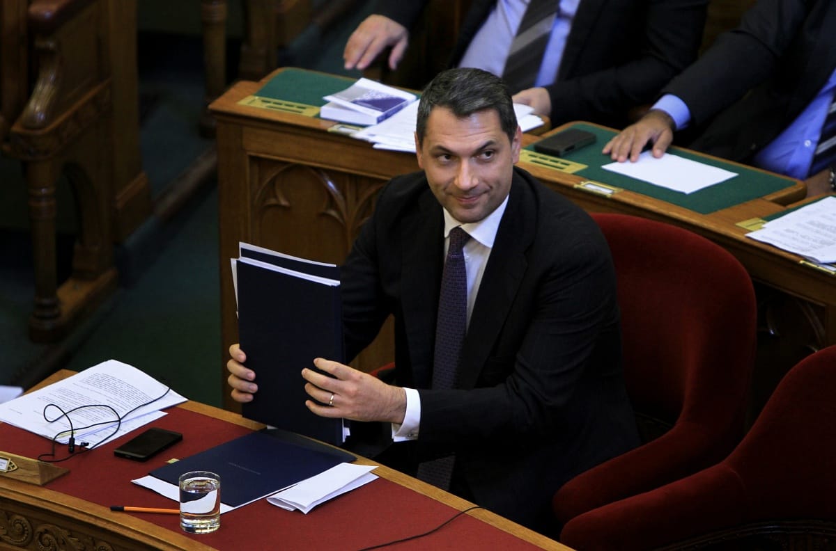 Új reklámadó: Lázár a jövő héten rukkol ki a részletekkel