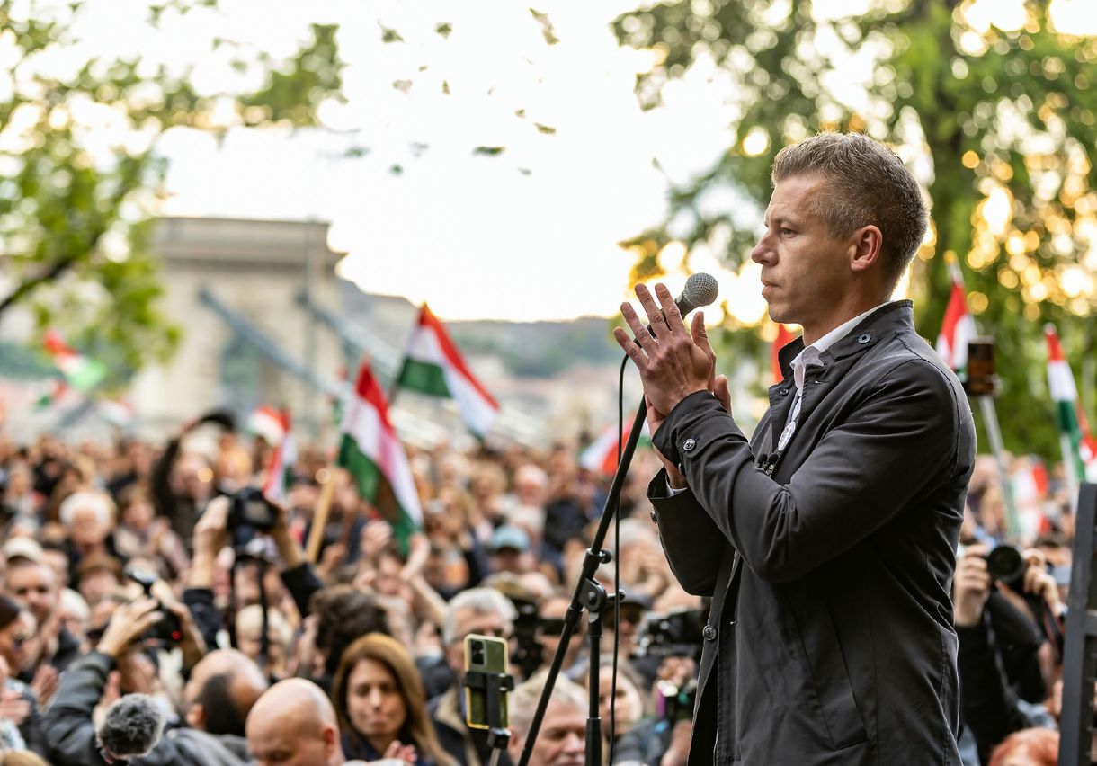 Magyar Péter tüntetést szervez a Várkert Bazárhoz az EP-listavezetők vitája idejére