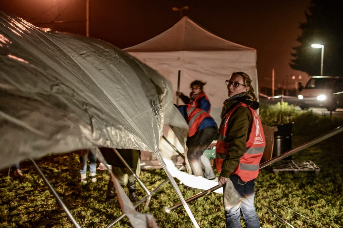 Reményvesztett karok - Menekültsegítő magyarok Szlovéniában
