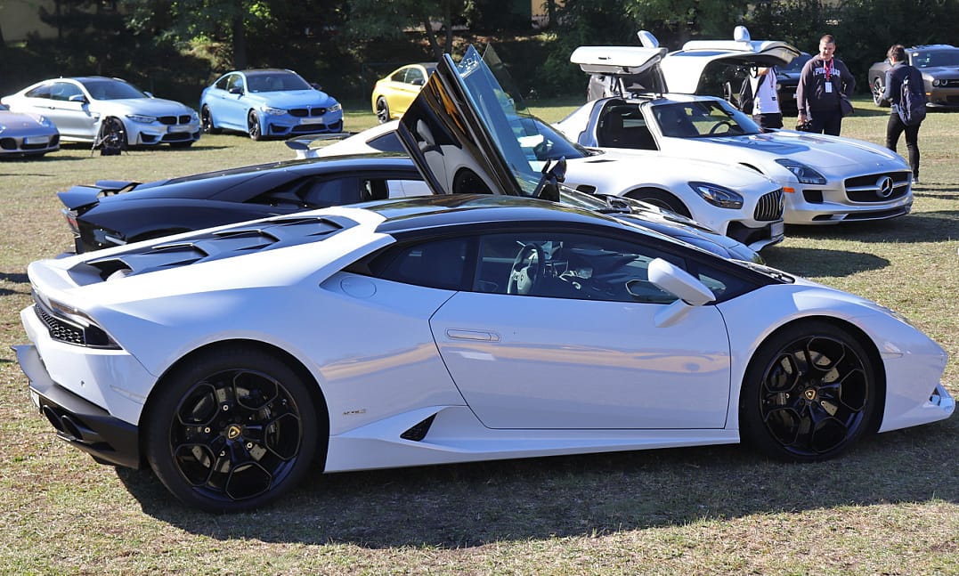 A nap videója: Így énekeltet Gáspár Laci egy Lamborghinit