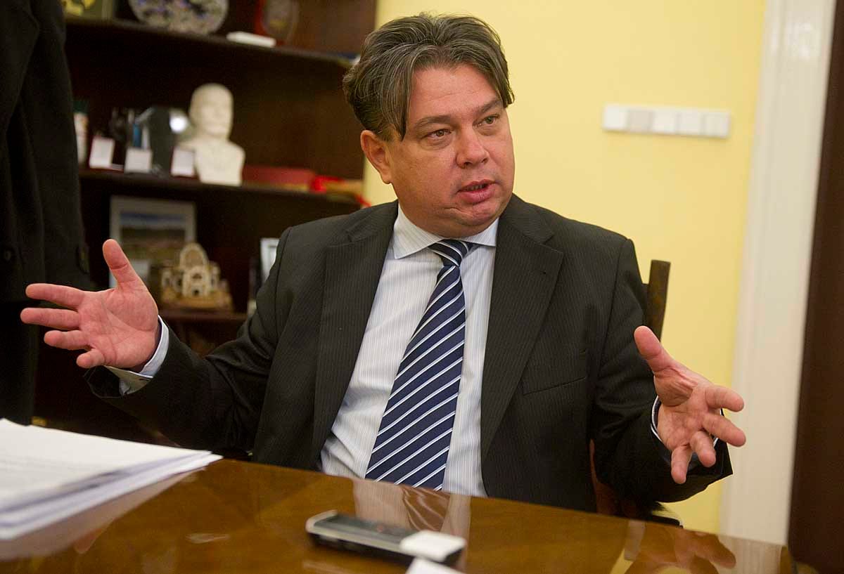 A felelősséget úgyis a politikus viseli