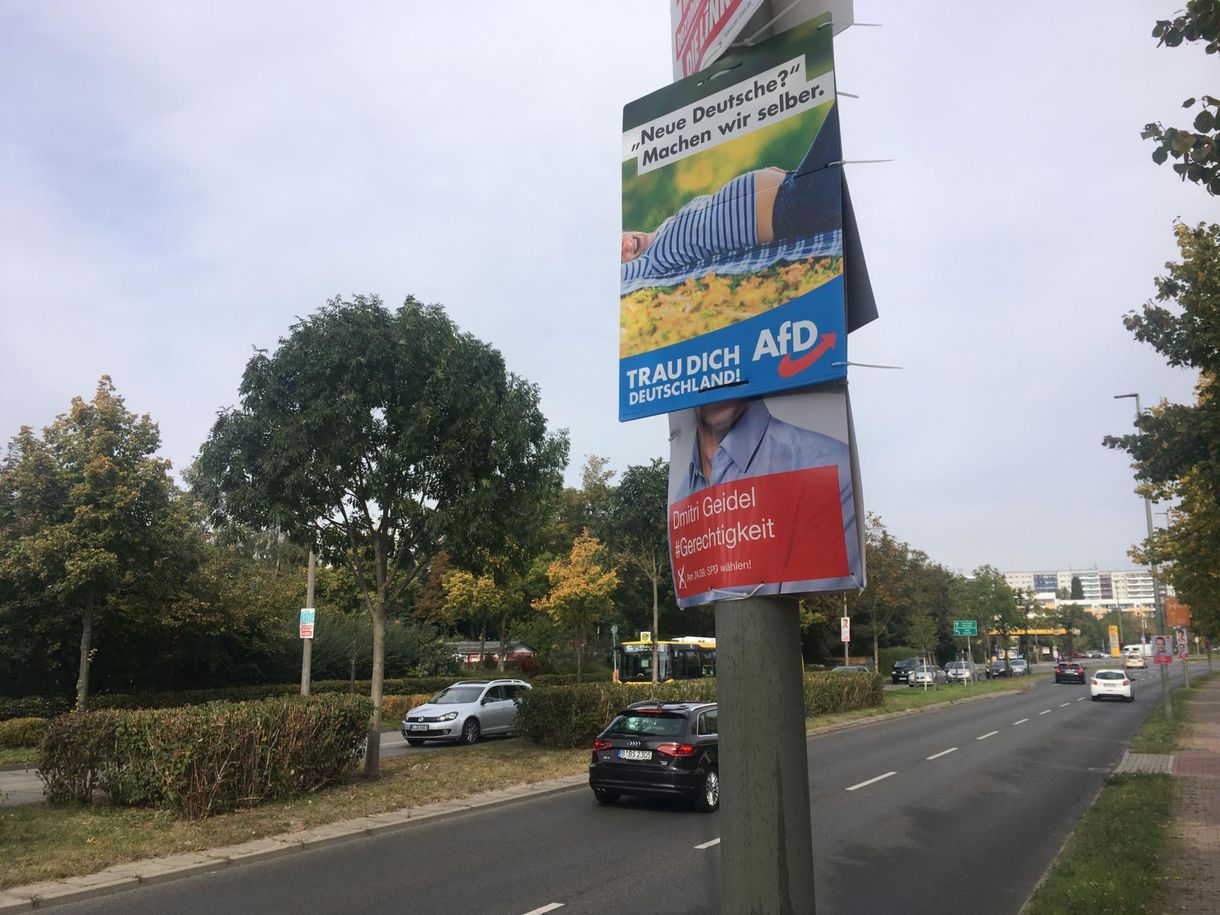 Teherbe! Megvan az ízléstelenség plakátversenyének győztese