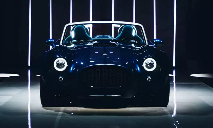 Zéró villany: 663 benzines lóerővel támadt fel a legendás AC Cobra