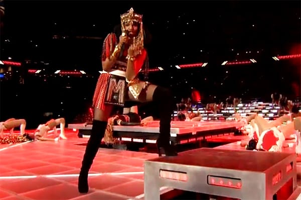 Sokba kerülhet M.I.A.-nak a Super Bowl félidejében mutatott középső ujj (videó)
