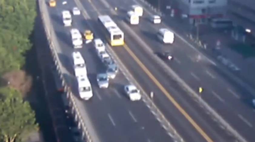 Videó: Így okoz tömegbalesetet a városi forgalomban egy sirály