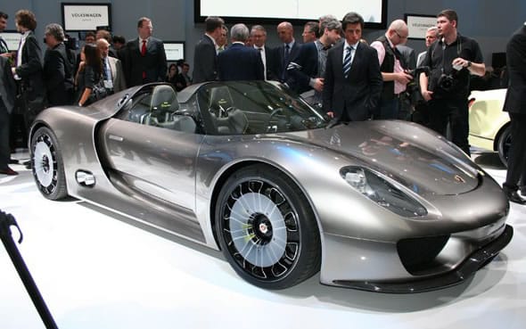 Méregdrága tesztautót tört a Porsche-alkalmazott