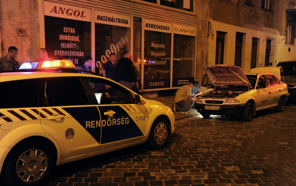 Több helyett kevesebb rendőr lehet majd az utcán?