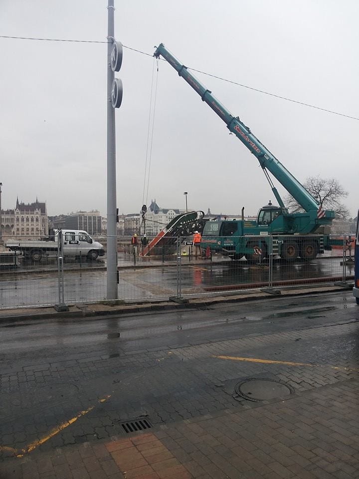 Kihúzták a mozgólépcsőt a Batthyány téri aluljáróból – fotó