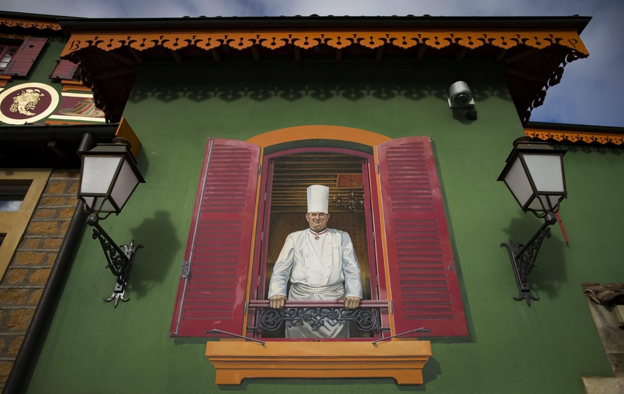 10 tény, ami a gasztronómia pápájává teszi a 90 éves Paul Bocuse-t