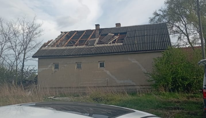 Forgószél, fakidőlés, tetőszaggatás – lecsapott a vihar Kelet-Magyarországon