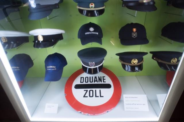 A kormányelefánt megint benézett a porcelánboltba