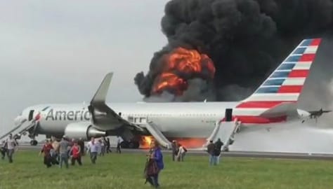 Lángokba borult felszállás közben egy Boeing repülőgép – videó