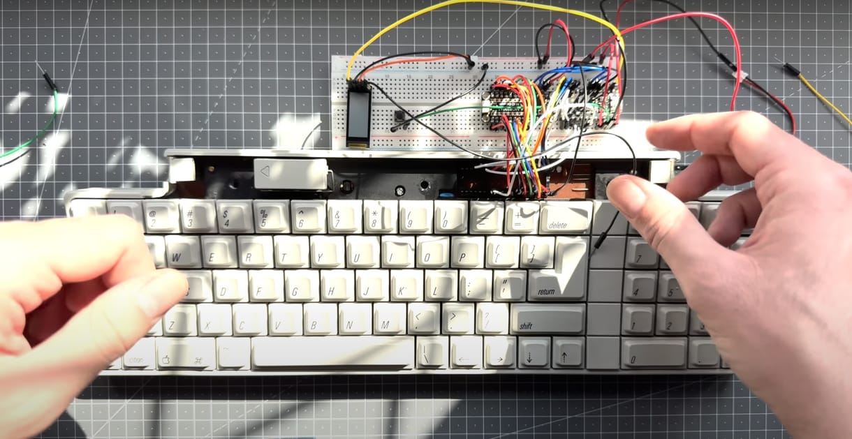 Egy youtuber újragondolta a legendás Apple-billentyűzet – videón az eredmény