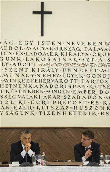 Orbán pénzt ígért a székesfehérvári erőmű államosításához