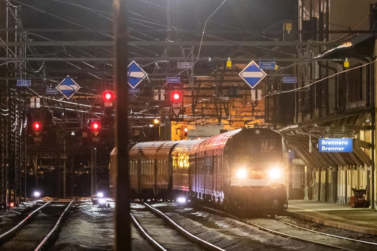 Nem találtak koronavírust, újra járnak a vonatok Olaszország és Ausztria között