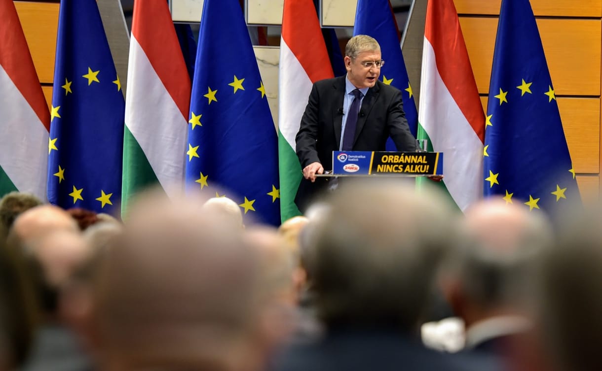 Gyurcsány száz pedofil pappal vonul csatába, és pártja büszke rá