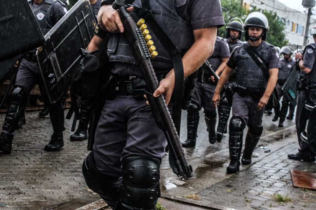 Utcai mulatságba menekültek bűnözők Brazíliában, a káoszban 9-en meghaltak