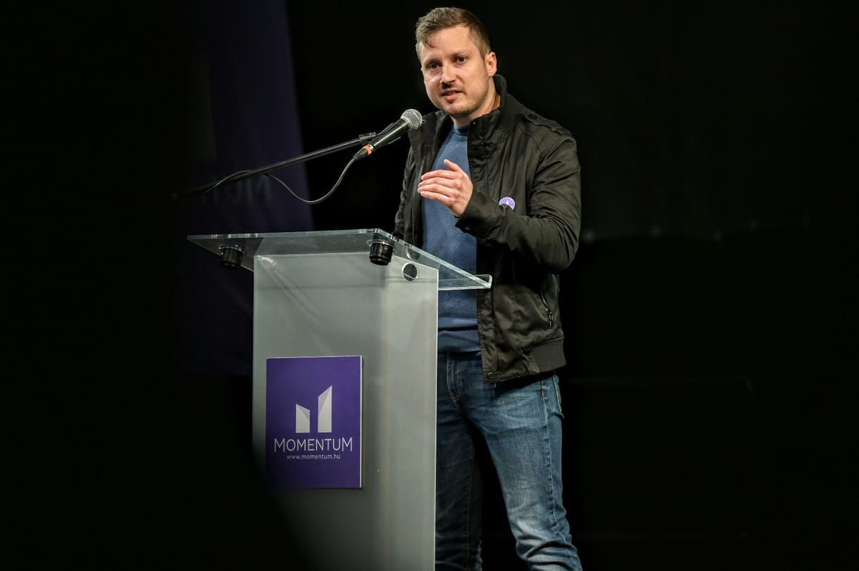 Bekerült a Russia Today a UPC kínálatába, a Momentum azonnal Pintér Sándorhoz fordult