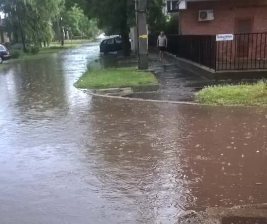 Medencényi eső hullott az országra, volt, ahol utcákat lepett el a víz – fotók
