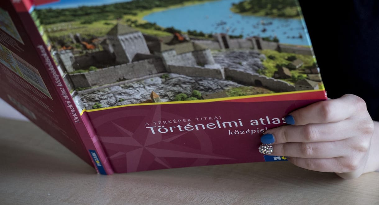 Négy mondatban intézte el az MTA az új alaptantervet