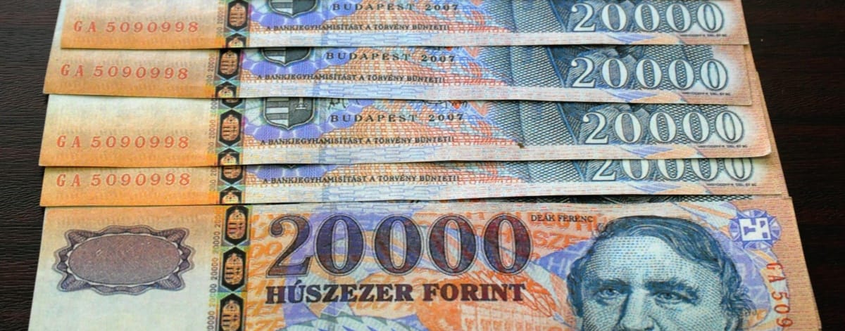 Padlót fogott a forint péntek délután