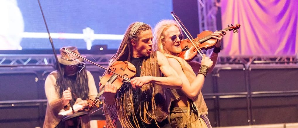 Emlékszik a Cotton Eye Joe-ra és a Rednexre? Jó sok pénzért megveheti magának