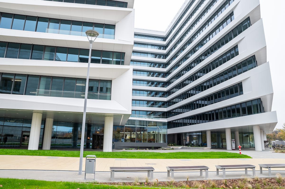 A nemrég elkészült Millennium Gardens irodaházban jártunk (interjú)